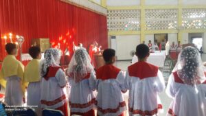 Uskup Hironimus Pimpin Misa Minggu Palem di Paroki Santo Yoseph Naikoten Kupang